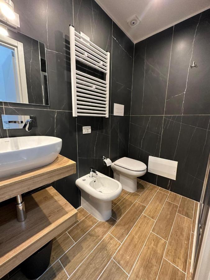 San Ferdinando Suite Room Νάπολη Εξωτερικό φωτογραφία