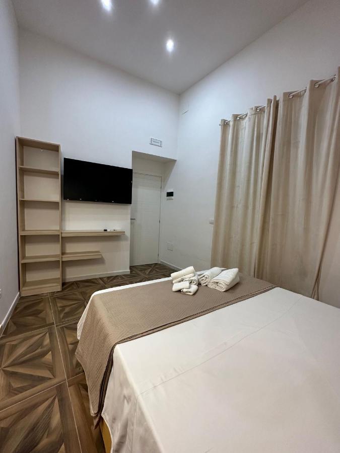 San Ferdinando Suite Room Νάπολη Εξωτερικό φωτογραφία