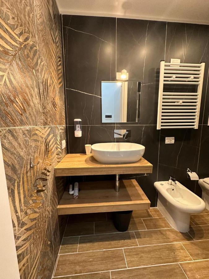 San Ferdinando Suite Room Νάπολη Εξωτερικό φωτογραφία